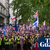 Tommy Robinson tells tens of thousands at London rally to prepare for ‘battle of Britain’