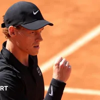 Sinner leading Medvedev before semi-final postponed