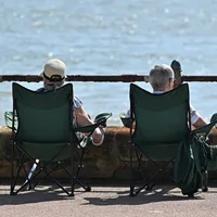 Majority of single adults ‘could not cope with an unexpected £850 bill’ | LBC