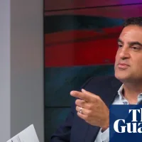 Why have two US commentators been banned from entering the UK?