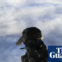 British paratroopers land on Tristan da Cunha for suspected hantavirus case