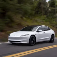 Tesla launches Model 3 RWD in Canada at record-low $39,490 ($29,000 USD) from China