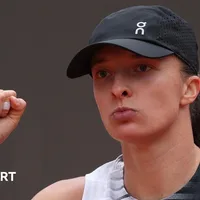 Confident Swiatek rediscovers ruthless best in Rome