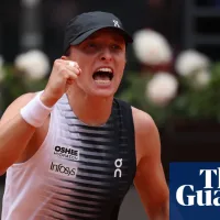 Iga Swiatek sweeps past Jessica Pegula and into Italian Open semi-finals