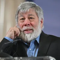 Apple cofounder Steve Wozniak got cheers, not boos, after telling students they 'all have AI — actual intelligence'